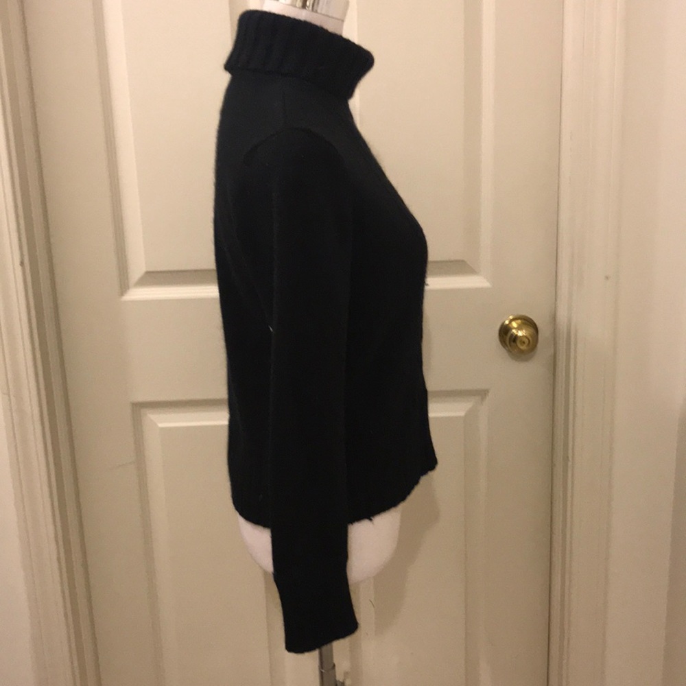 Black sweater - Picture 5 of 8